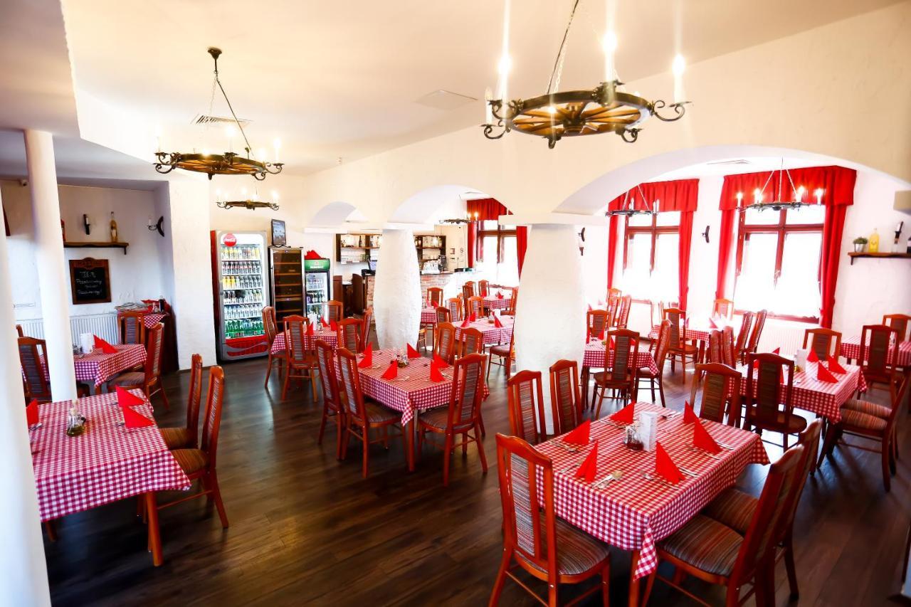 Un Pizzico Di Italiano Etterem Es Panzio Bed & Breakfast Nyiregyhaza Bagian luar foto